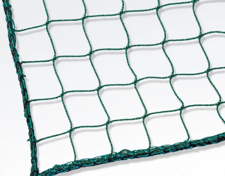 Fence net for rugby courts PE 45 mm green