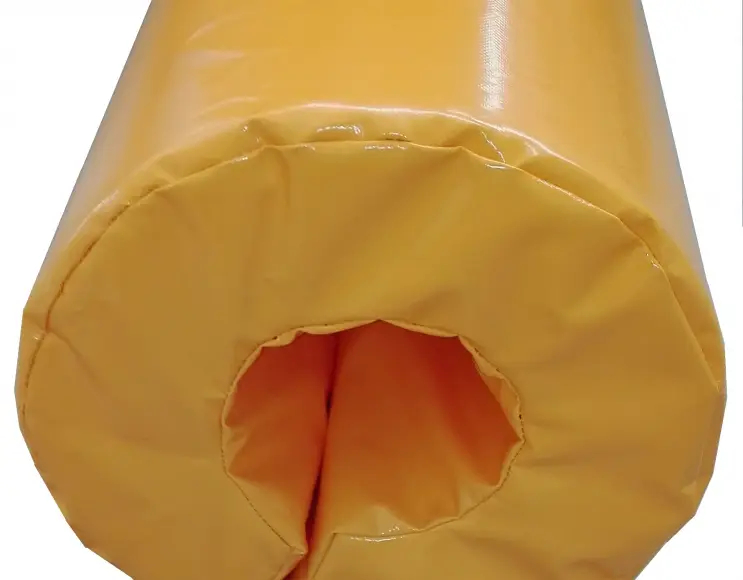 Circular anti-shock mattress for covering poles