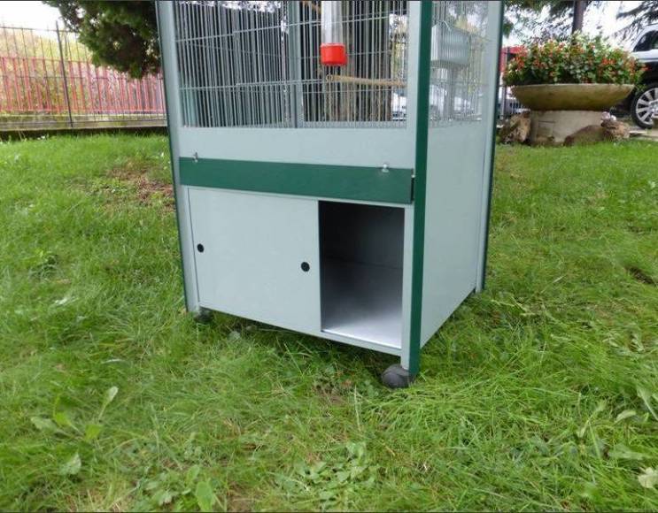 Rectangular aviary size cm 60x50x160 h.