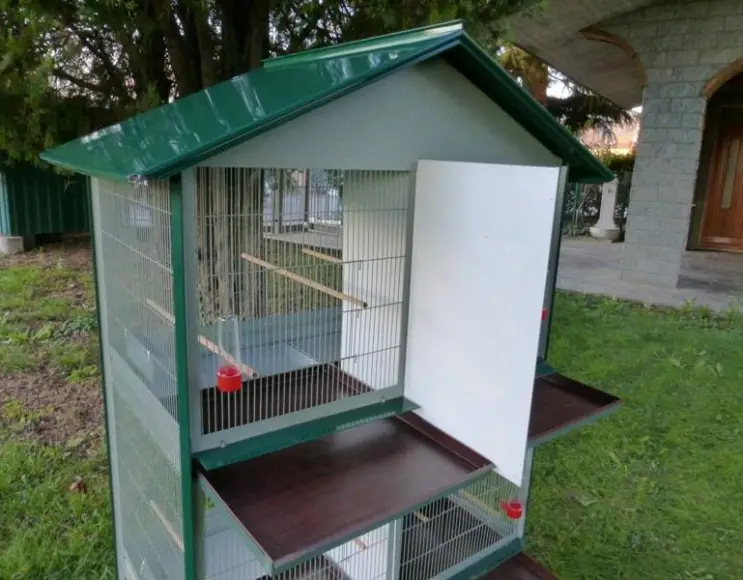 Rectangular aviary size cm 105x60x175 h.