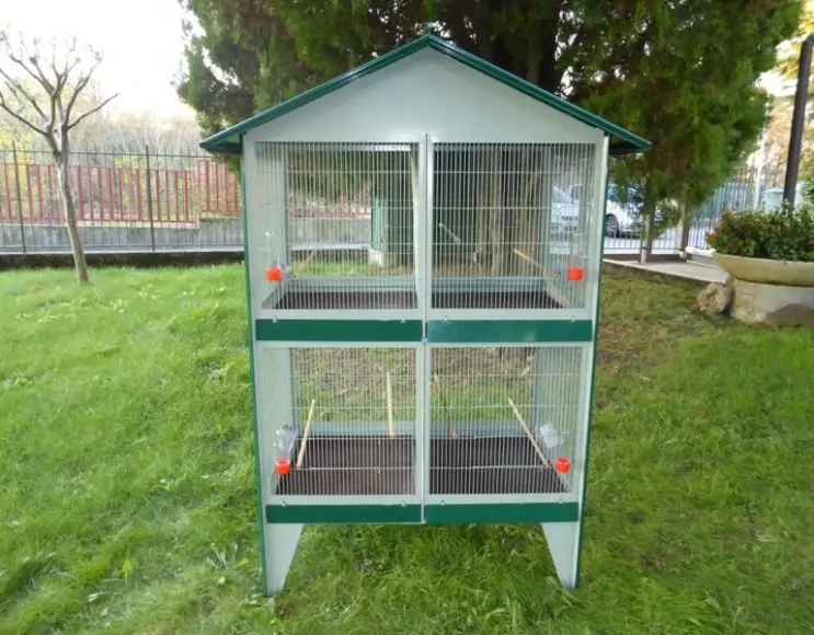 Rectangular aviary size cm 105x60x175 h.