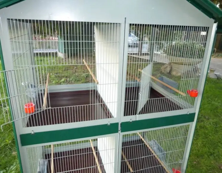 Rectangular aviary size cm 105x60x175 h.