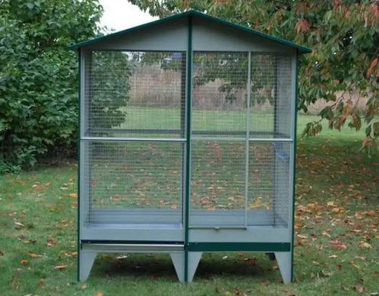 Rectangular aviary size cm. 150x80x200 h.