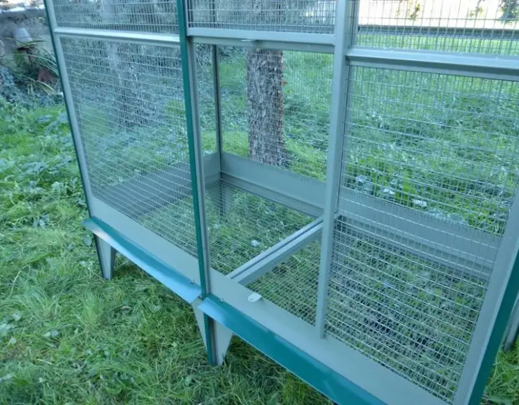 Rectangular aviary size cm. 150x80x200 h.