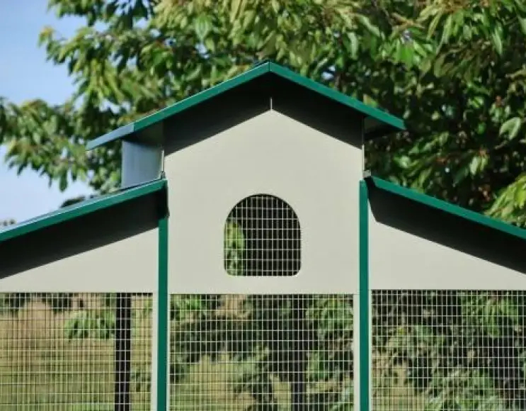 Rectangular aviary size cm. 190x92x225 h.