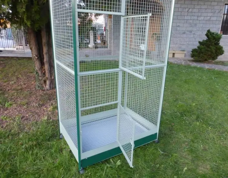 Cage for parrots 105x75x180 h.