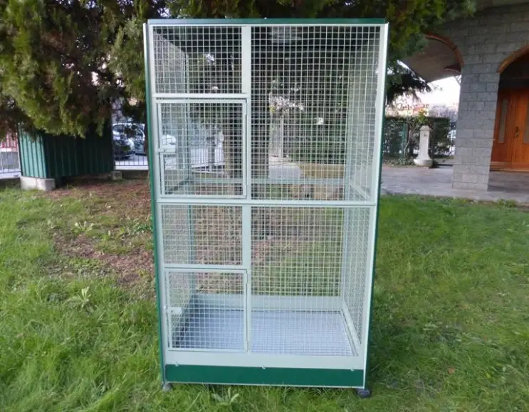 Cage for parrots 105x75x180 h.